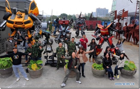 Mr-Iron-Robot-transformers-theme-park-2-unpocogeek.com