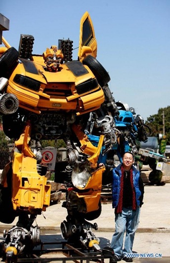 Mr-Iron-Robot-transformers-theme-park-unpocogeek.com