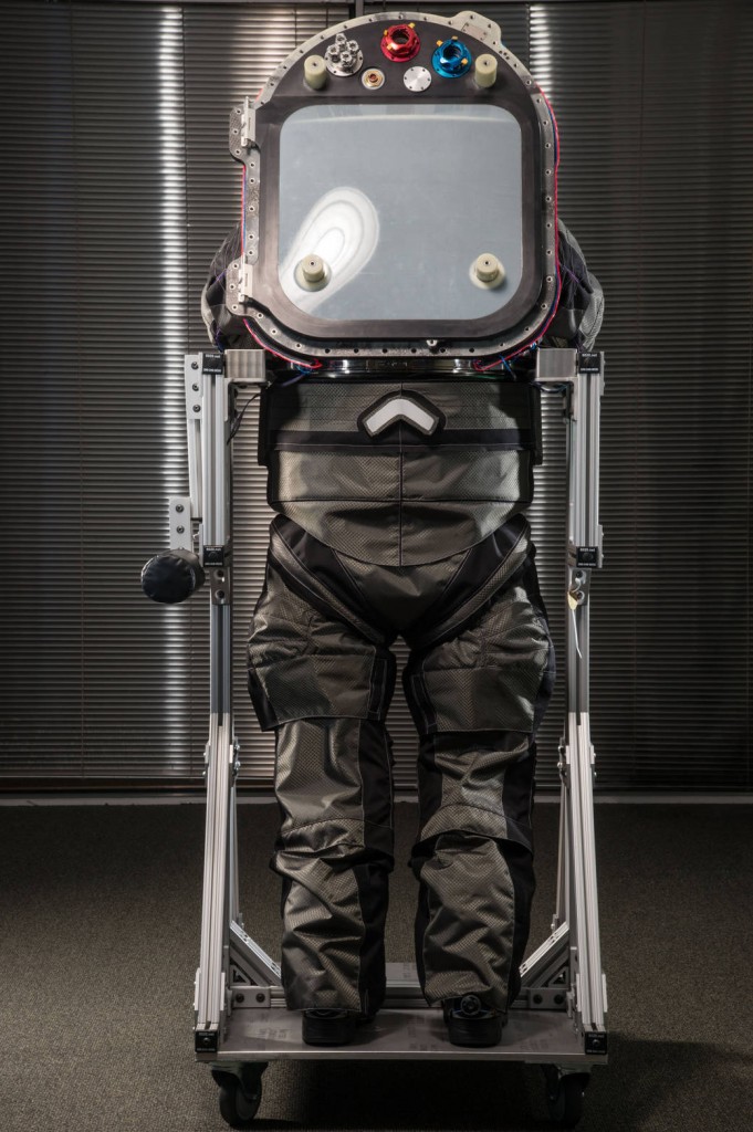PHOTO DATE: 09-16-15 LOCATION: ILC - 2200 Space Park - 1st Flr. Lab SUBJECT:  High quality production photos of full Z2 space suit in ILC facility for use as stock imagery that can be given to news media during EVA media event. PHOTOGRAPHER: BILL STAFFORD AND ROBERT MARKOWITZ