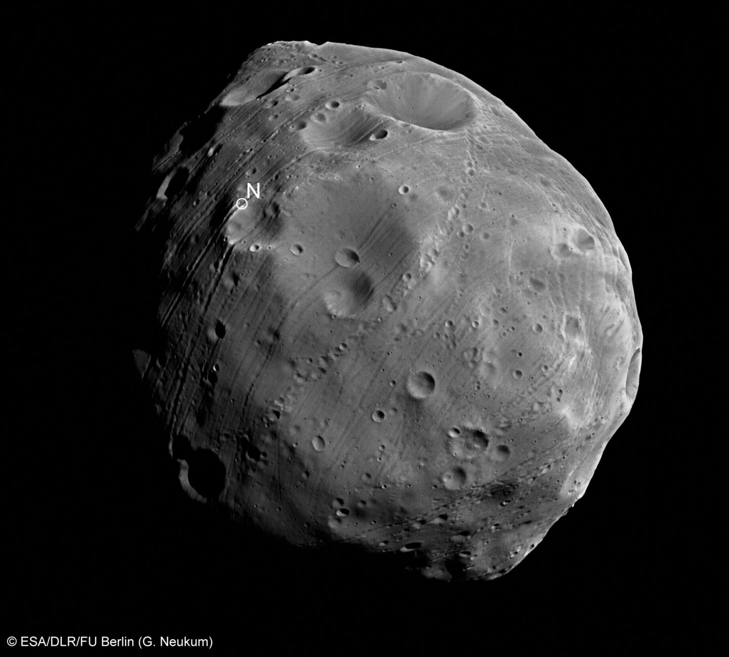 Una imagen de primer plano de la luna marciana Phobos.