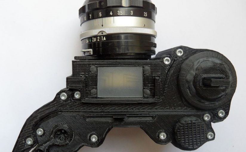 Una cámara DSLR creada con una impresora 3D