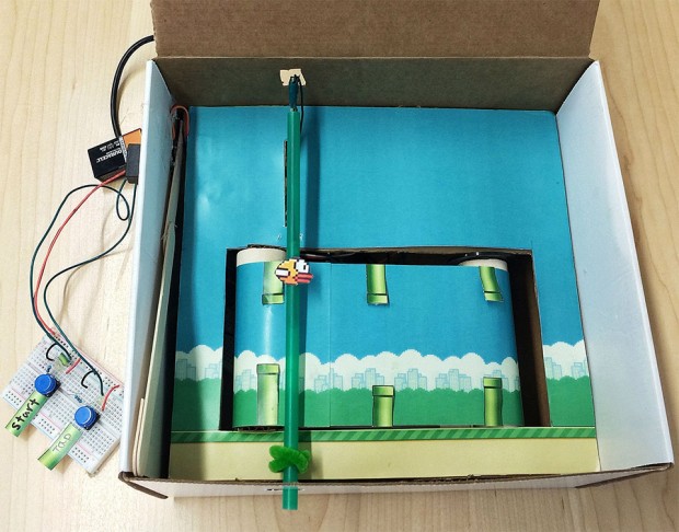 Flappy Bird realizado con una caja