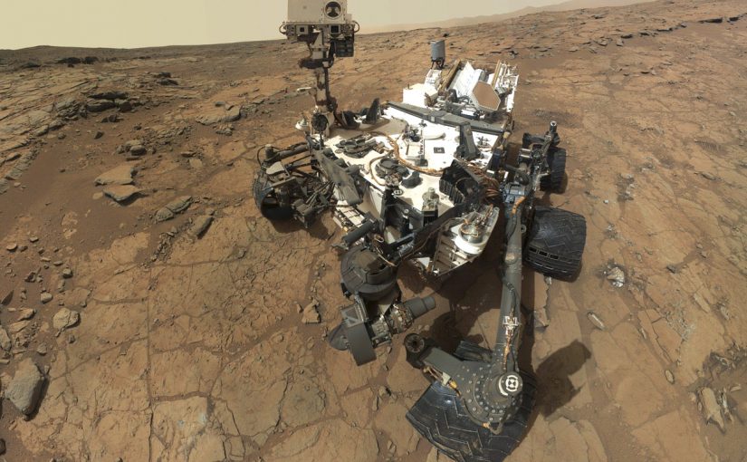 Vista en 360 del explorador Curiosity en Marte