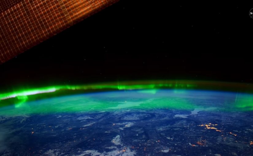 Aurora boreal vista desde el espacio, video en 4K