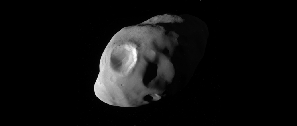 Cassini, fotografía de Pandora, luna de saturno